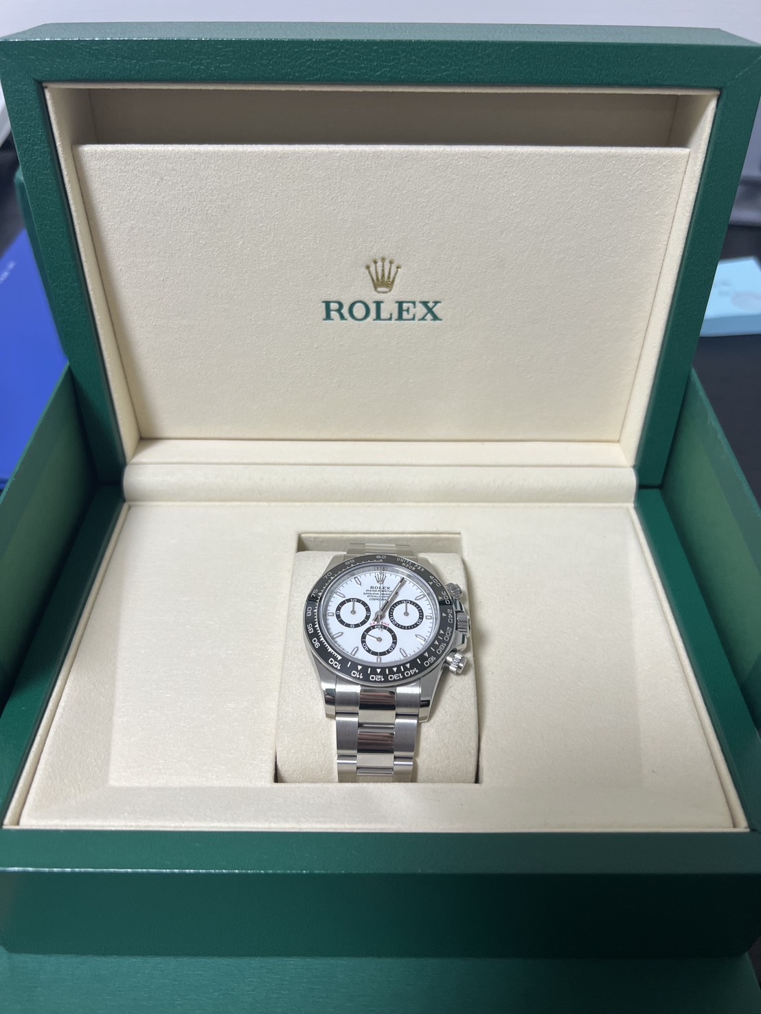 Rolex 126500LN 白文字盤